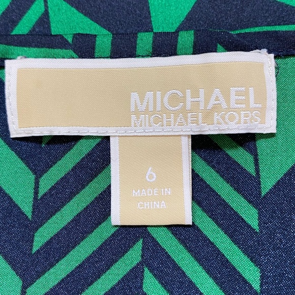 Michael Kors Size 6 Blue and Green Geometric Design Satin Short Sleeve Blouse - Picture 15 of 16